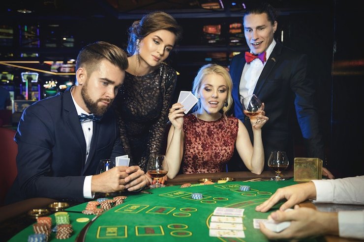 Antarmuka meja Gaple Online rupiah77 dengan pemain aktif